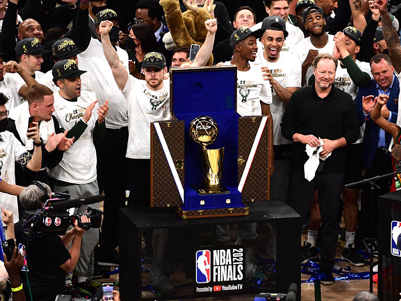 لويس فويتون تطلق أول حقيبة فاخرة في العالم لحمل كأس الـ NBA